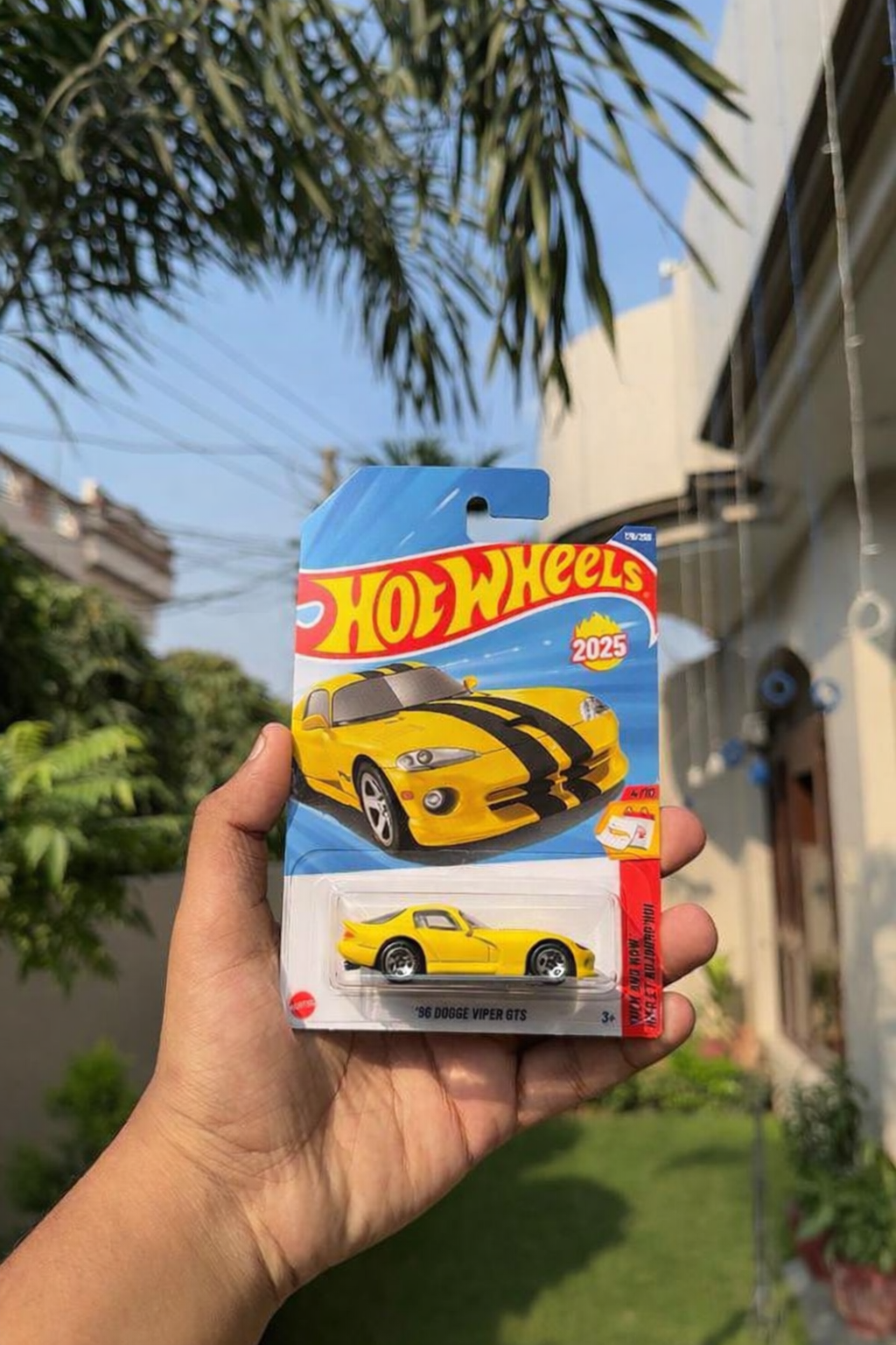 Dodge Viper GTS Hot Wheels '96 (amarillo)
